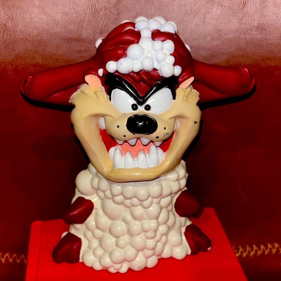 Looney Tunes Tazmanian Devil Figurine - Picture 1 of 2